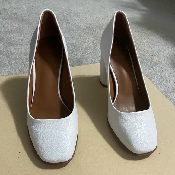 heels - Picture 1 of 4